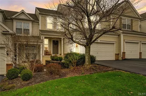 5222 Blue Sky Dr, South Whitehall Twp, PA 18069