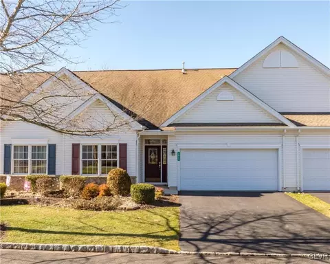 2025 Bally Dr, Northampton, PA 18067