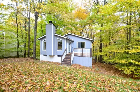1483 Belgravia Dr, Coolbaugh Twp, PA 18466