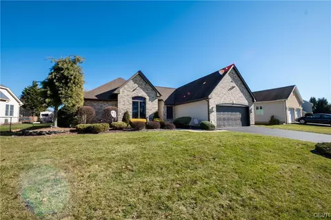1043 Jordan Blvd, Fullerton, PA 18052