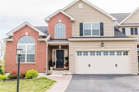 9616 Crescent Ln, Breinigsville, PA 18031