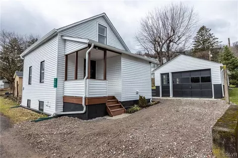 3061 Blacksmith Way, Hellertown, PA 18055