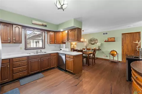 5630 Chenango Dr, Bethlehem, PA 18017 photo 14