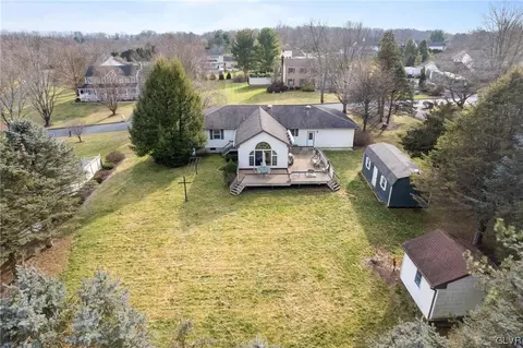 5630 Chenango Dr, Bethlehem, PA 18017 photo 4