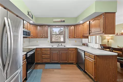 5630 Chenango Dr, Bethlehem, PA 18017 photo 13