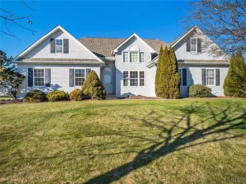 6006 Palomino Dr, Allentown, PA 18106