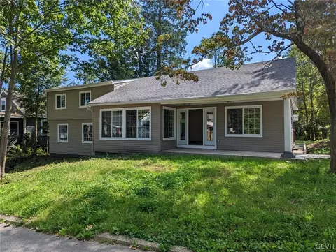 225 Brook St, Harveys Lake, PA 18618