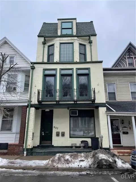 237 W Broad St, Tamaqua, PA 18252