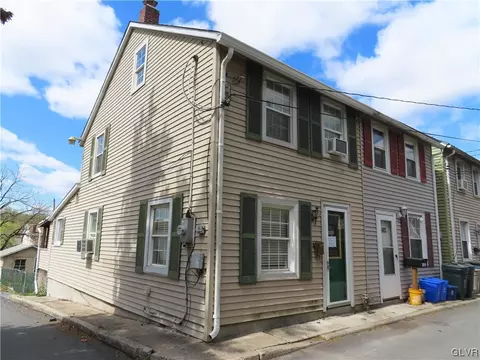1420 Poplar St, Northampton, PA 18067