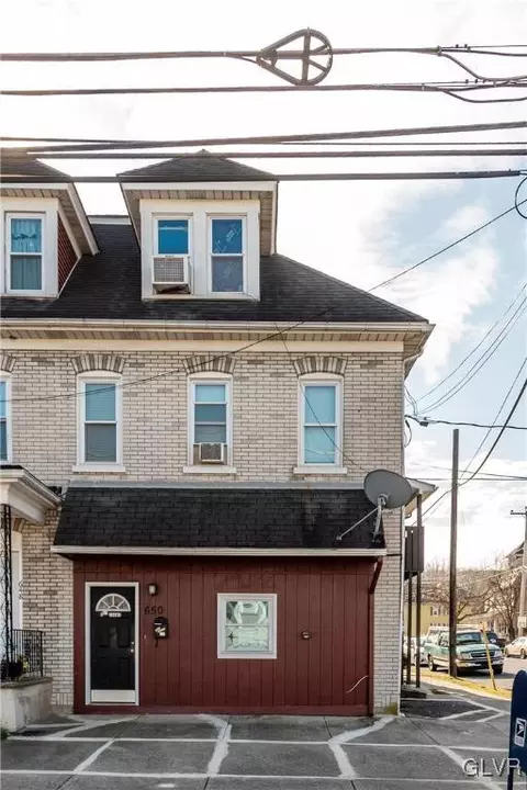 650 Line St, Easton, PA 18042