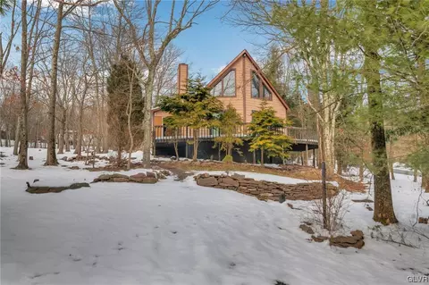 29 Arapahoe Rd, Albrightsville, PA 18210
