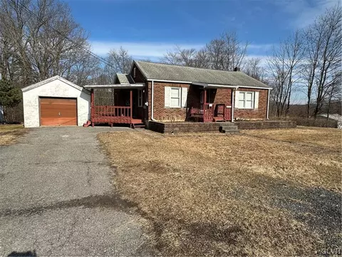 779 Penn Dr, Tamaqua, PA 18252