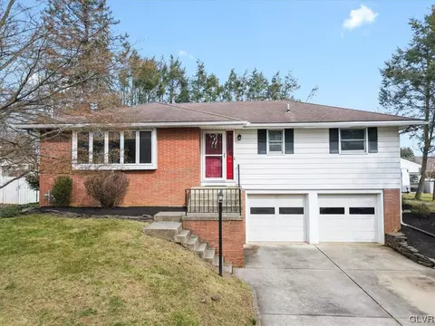 3207 Highland Dr, Palmer Township, PA 18045