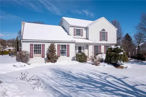 4139 Hickory Rd, Schnecksville, PA 18078