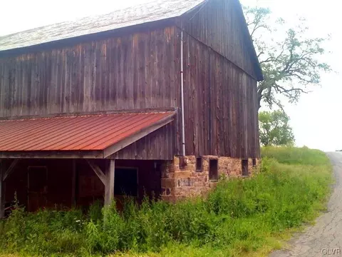 Chapel Drive, Mahoning Twp, PA 18235