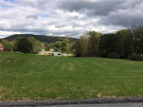 5 Th Ave, Mt Bethel Twp, PA 18063