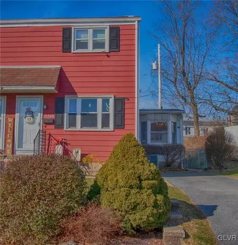 1328 Crestwood Rd, Bethlehem, PA 18018
