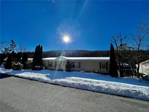 1308 Blue Mountain Cir, Ross Twp, PA 18353