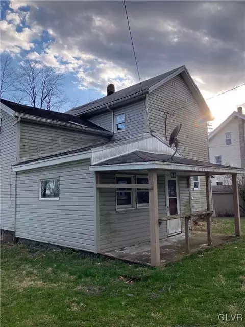 129 Railroad St, Delano, PA 18220