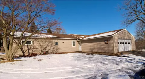 908 Bath Ave, Catasauqua, PA 18032