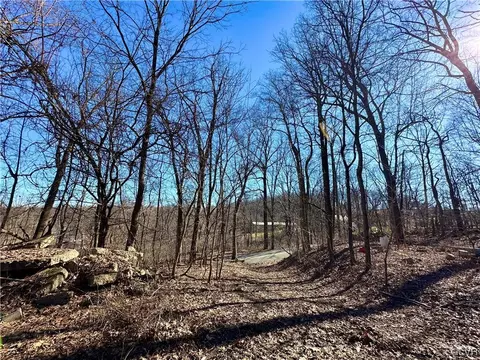 3640 Drifting Dr, Saucon Twp, PA 18055 photo 5