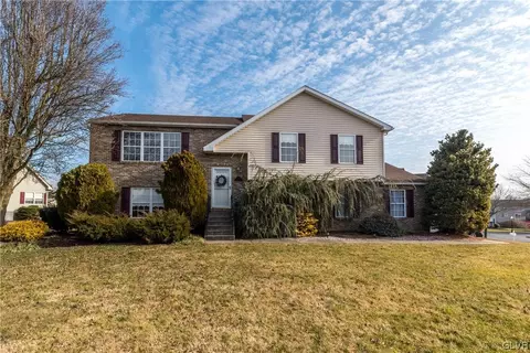 130 Debbie Ln, Palmer Township, PA 18045
