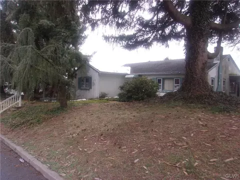 215 W Mountain Rd, Allentown, PA 18103