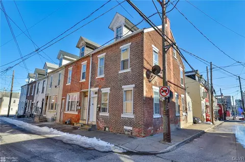 526 Oak St, Allentown, PA 18102