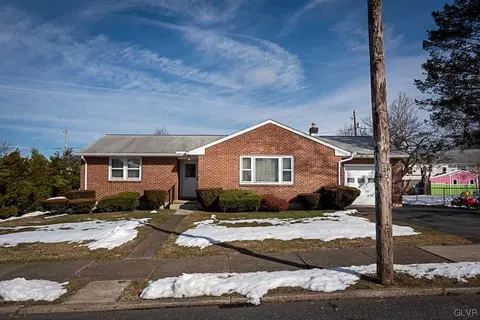 925 Hilton St, Bethlehem, PA 18017