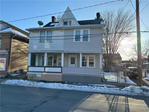 1418 Newport Ave, Northampton, PA 18067