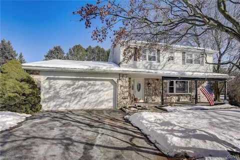 6236 Sage Dr, Macungie, PA 18062