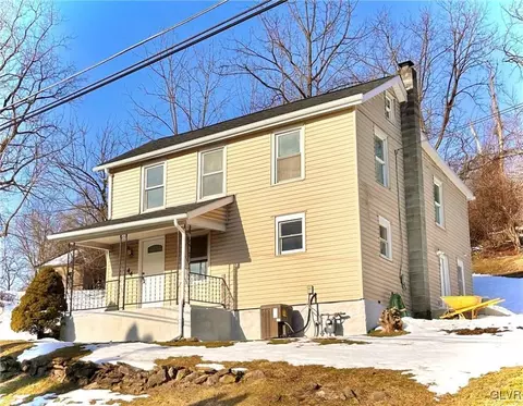 44 Market St, Freemansburg, PA 18017