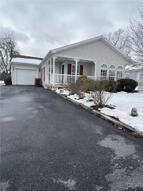 678 Biltmore Ave, Forks Twp, PA 18040