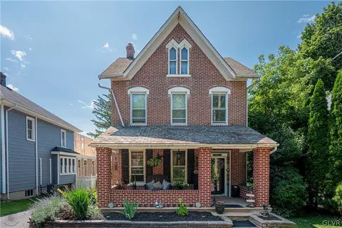 6352 New St, Saucon Twp, PA 18034