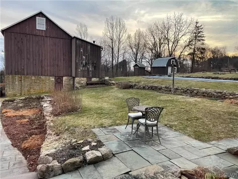 3440 Drifting Dr, Hellertown, PA 18055 photo 5