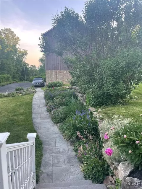 3440 Drifting Dr, Hellertown, PA 18055 photo 9