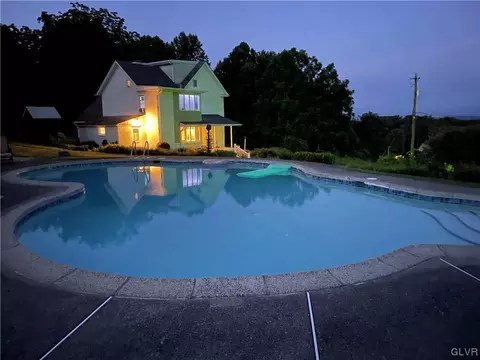 3440 Drifting Dr, Hellertown, PA 18055 photo 6