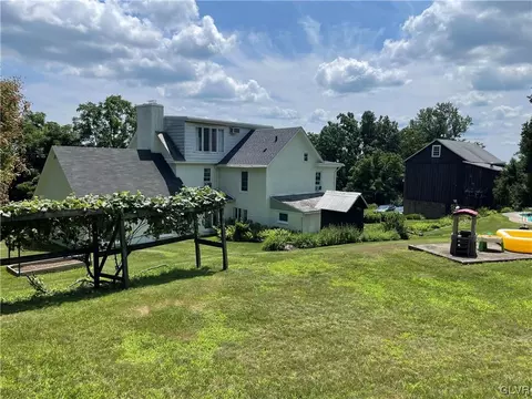 3440 Drifting Dr, Hellertown, PA 18055 photo 29