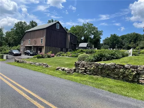 3440 Drifting Dr, Hellertown, PA 18055 photo 4