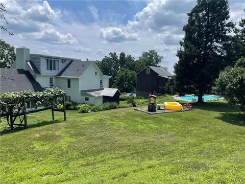 3440 Drifting Dr, Hellertown, PA 18055 photo 7