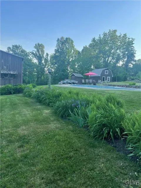 3440 Drifting Dr, Hellertown, PA 18055 photo 8