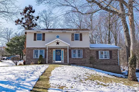 1333 Skyline Dr, Slatington, PA 18080