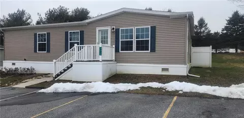 4438 Grey Wolf Ln, North Whitehall Twp, PA 18069