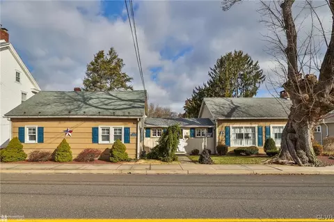 115 Penn St, Hellertown, PA 18055