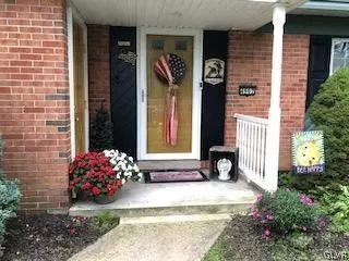 4902 Spruce Rd, Wescosville, PA 18106
