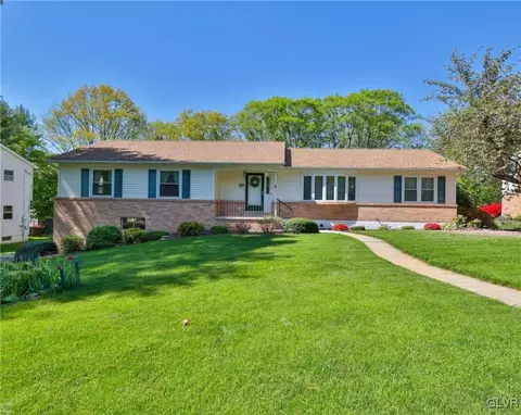 999 Little Lehigh Dr, Emmaus, PA 18049
