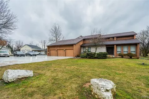 1540 Hidden Valley Rd, Allentown, PA 18103