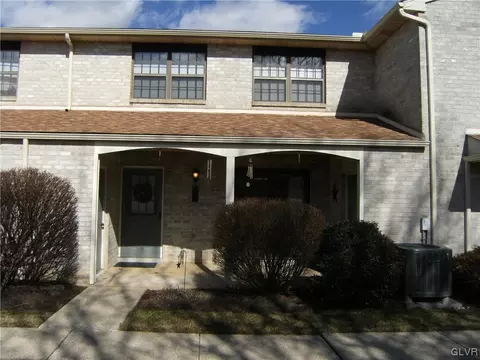2814 Springhaven Pl, Macungie, PA 18062