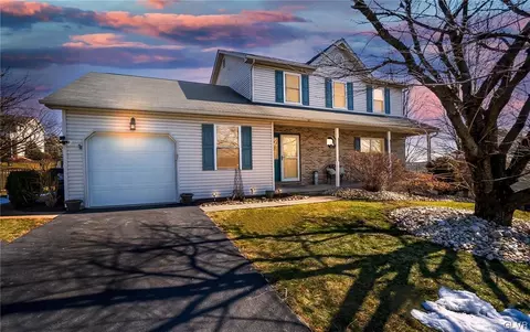 221 Jubilee Dr, Easton, PA 18040