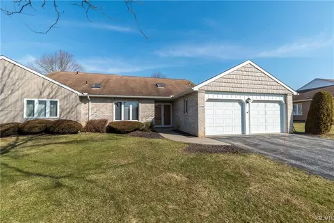5755 Tavistock Ln, Macungie, PA 18062